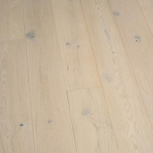 Plank Width: Wide plank (7+ in)