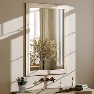 Mirror Height: Medium (20-40 in.)