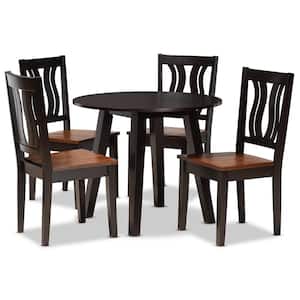 Seating Capacity: Seats 4