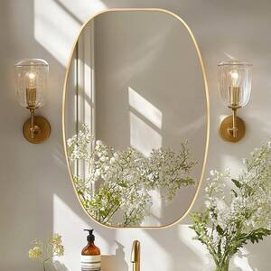 Mirror Height: Medium (20-40 in.)
