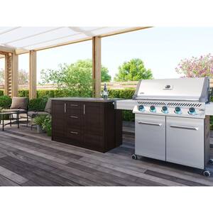 Mahogany in Outdoor Kitchen Cabinets