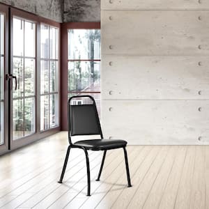 Number of Chairs Included: 2
