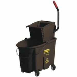 Grip Handle in Mop Buckets with Wringer