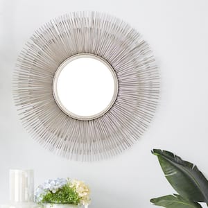 Mirror Height: Medium (20-40 in.)