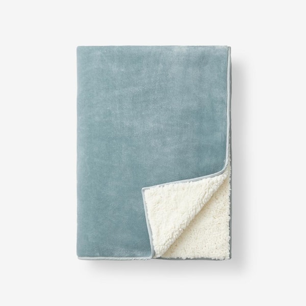 Cozy Plush Polyester Throw Blanket
