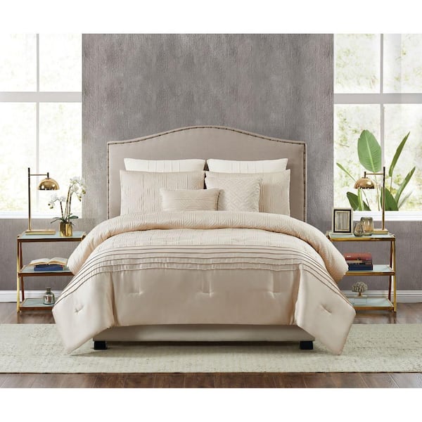 Noelle Comforter Set