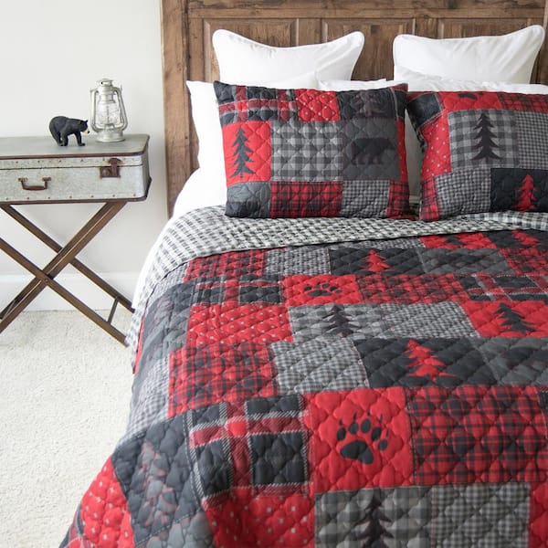 Donna Sharp Red Forest Collection Graphic 140-Thread Count Microfiber Quilt