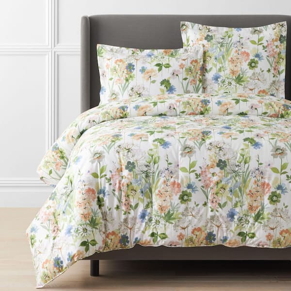 Legends Hotel Tania Floral Wrinkle-Free Sateen Comforter