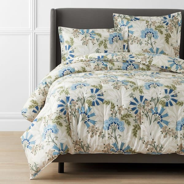 Legends Hotel Lilia Floral Wrinkle-Free Sateen Comforter