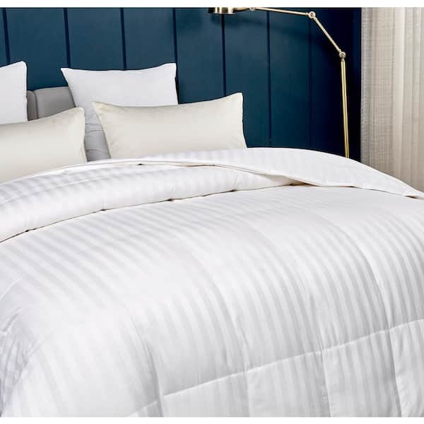 350 Thread Count White Damask Down Alternative Comforter