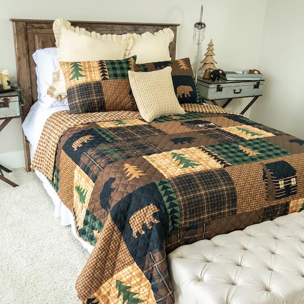 Donna Sharp Your Lifestyle Brown Bear Cabin Collection Graphic 140-Thread Count Microfiber Quilt