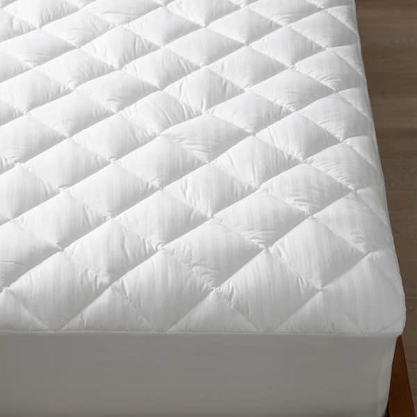 Legends Hotel 400-Thread Count Waterproof Polyester Mattress Pad