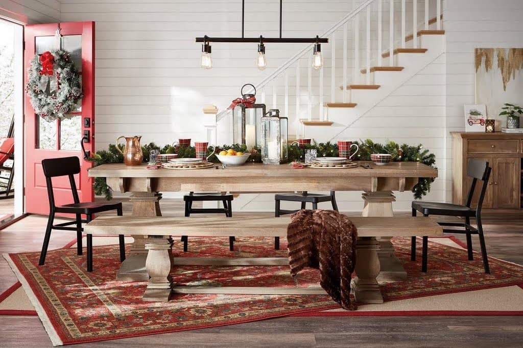 Holiday Farmhouse Dining Room