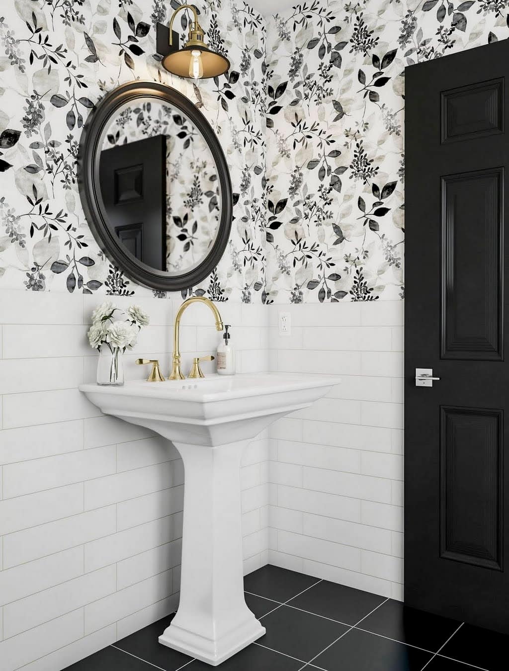 Modern Bathroom in Black and White