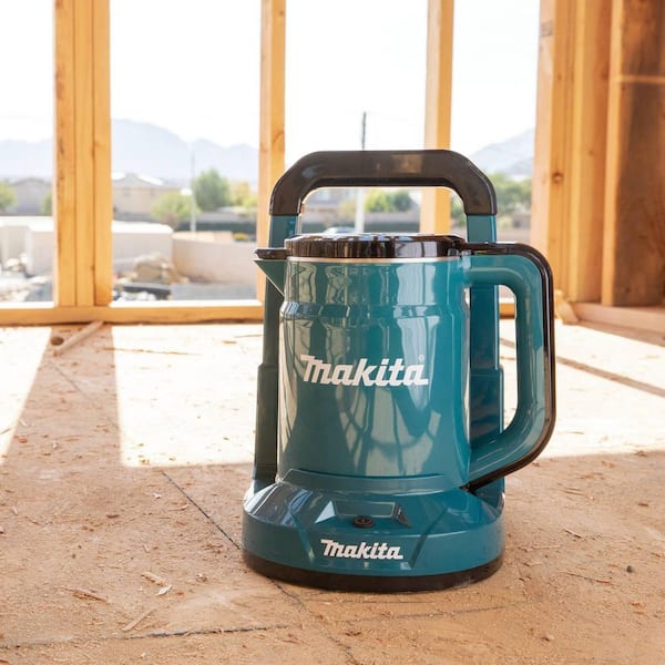 Makita 3-Cup Teal 40-Volt max XGT Hot Water Kettle Tool Only