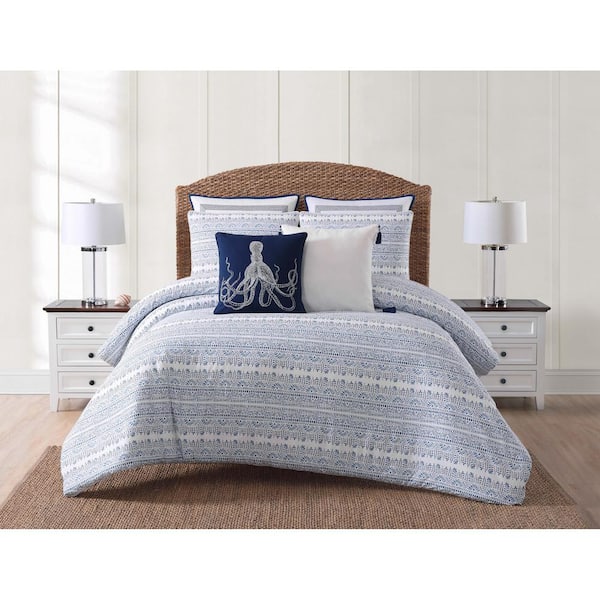Oceanfront Resort Reef White and Blue Queen Duvet and Pillow Shams