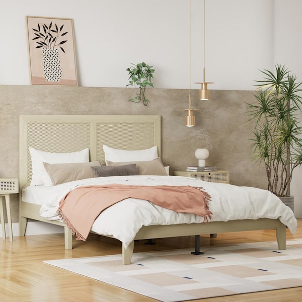 Harper & Bright Designs Natural (Yellow) Solid Wood Frame Queen Size Platform Bed With Rattan Headboard