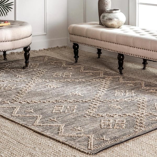 https://images.thdstatic.com/productImages/0047b4c1-89c2-4a6b-8495-7c0a03f50b55/svn/beige-nuloom-area-rugs-smrm01a-406-31_600.jpg