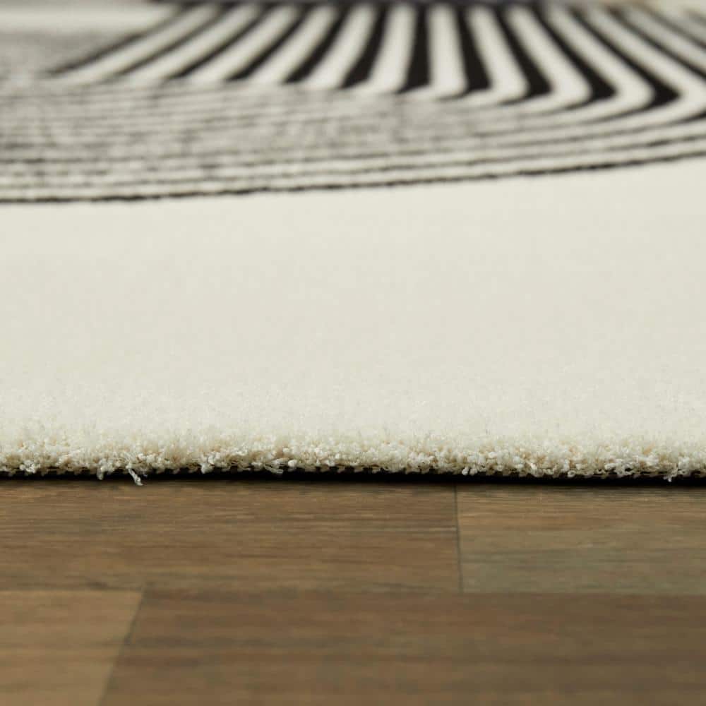 Black and White 8' x 10' Art Deco Synthetic Area Rug