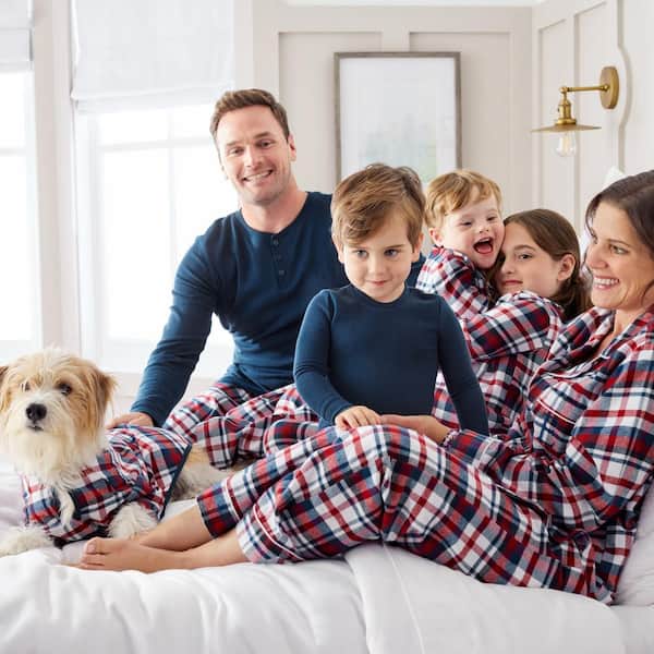 Company Cotton Family Flannel Winter Plaid Men's Henley Large Red/Navy  Pajamas Set