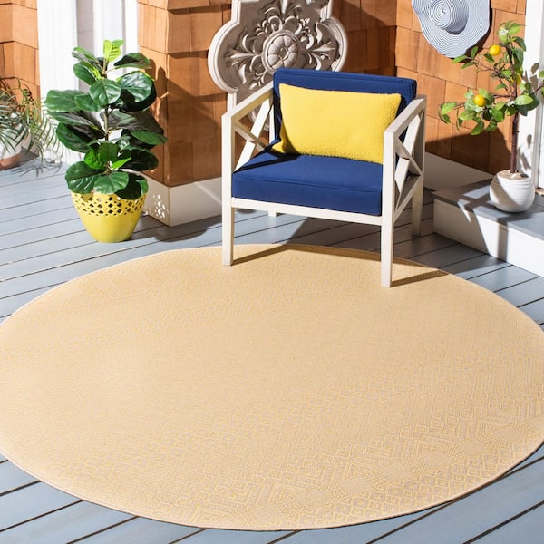 Courtyard 7 ft. x 7 ft. Gold/Beige Geometric Round Indoor/Outdoor Rug