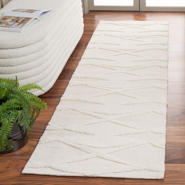 Chatham 2 ft. x 8 ft. Ivory Abstract Diamond Runner Rug