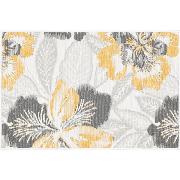 Flora Cream 2 ft. x 3 ft. Floral Indoor/Outdoor Area Rug