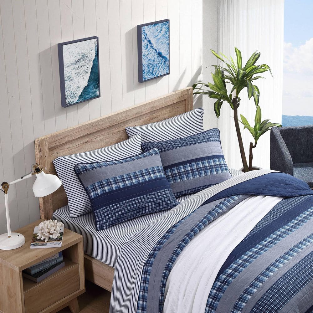 King Blue Mirage Cotton Reversible Quilt Set