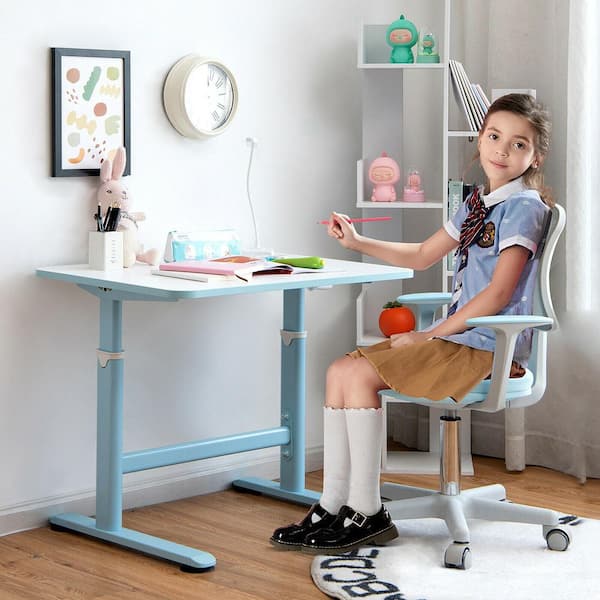 Kids' Desks & Chairs