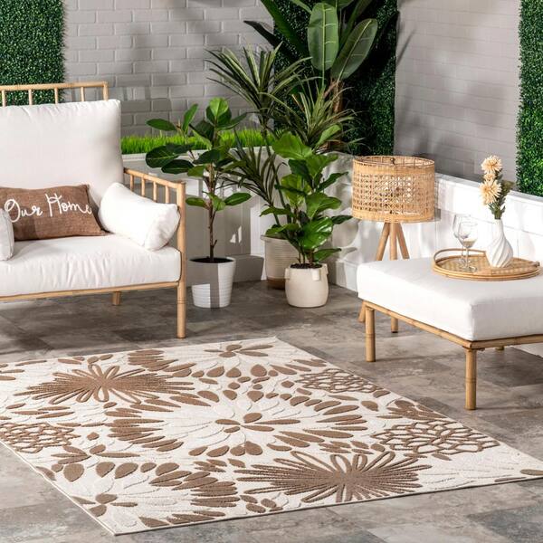 nuLOOM 4' x 6' Monique Floral Indoor/Outdoor Area Rug