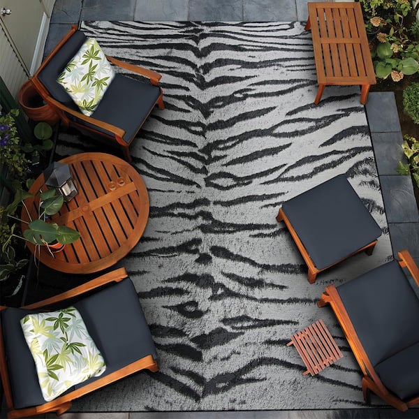 Dolce Bengal Ivory 2 ft. x 7 ft. Indoor/Outdoor Area Rug