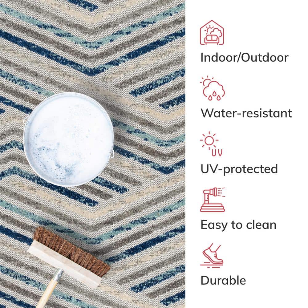 Reversible Grey Blue Geometric Synthetic 5' x 7' Area Rug