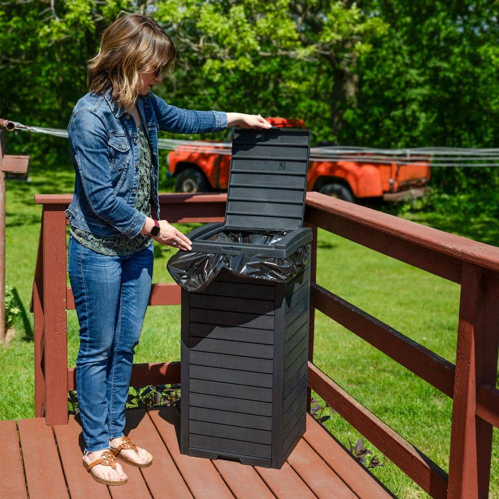 Black Polypropylene Resin Outdoor Trash Can with Lid, 39 Gallon