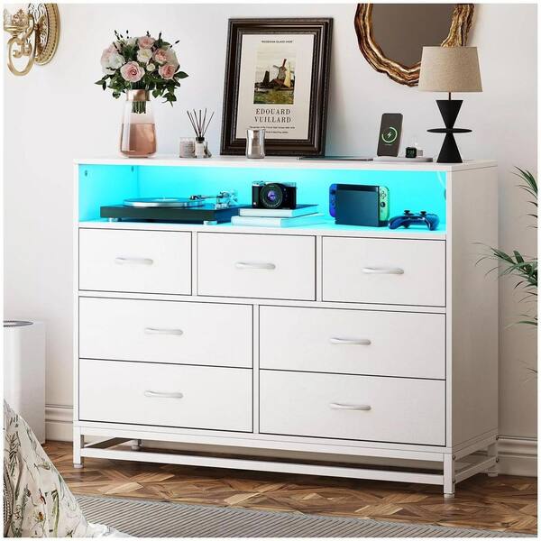 Led Between Drawers 47.2 in. Modern 7-Drawer Dresser with Charging Station and LED Lights ...