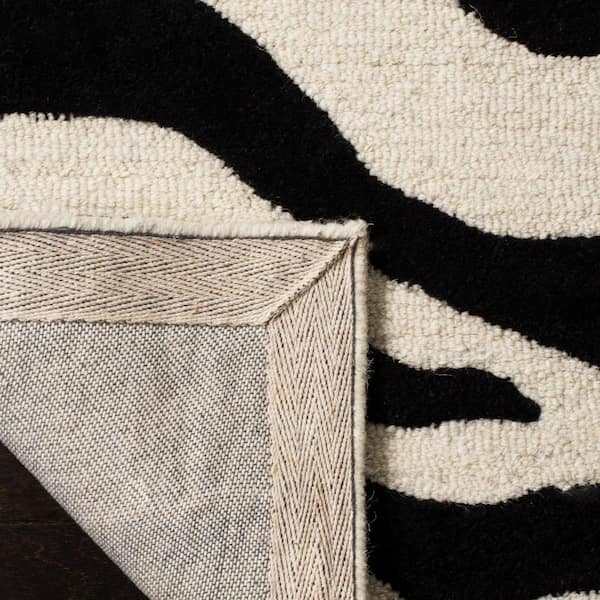 Cambridge Ivory/Black 6 ft. x 9 ft. Animal Print Area Rug