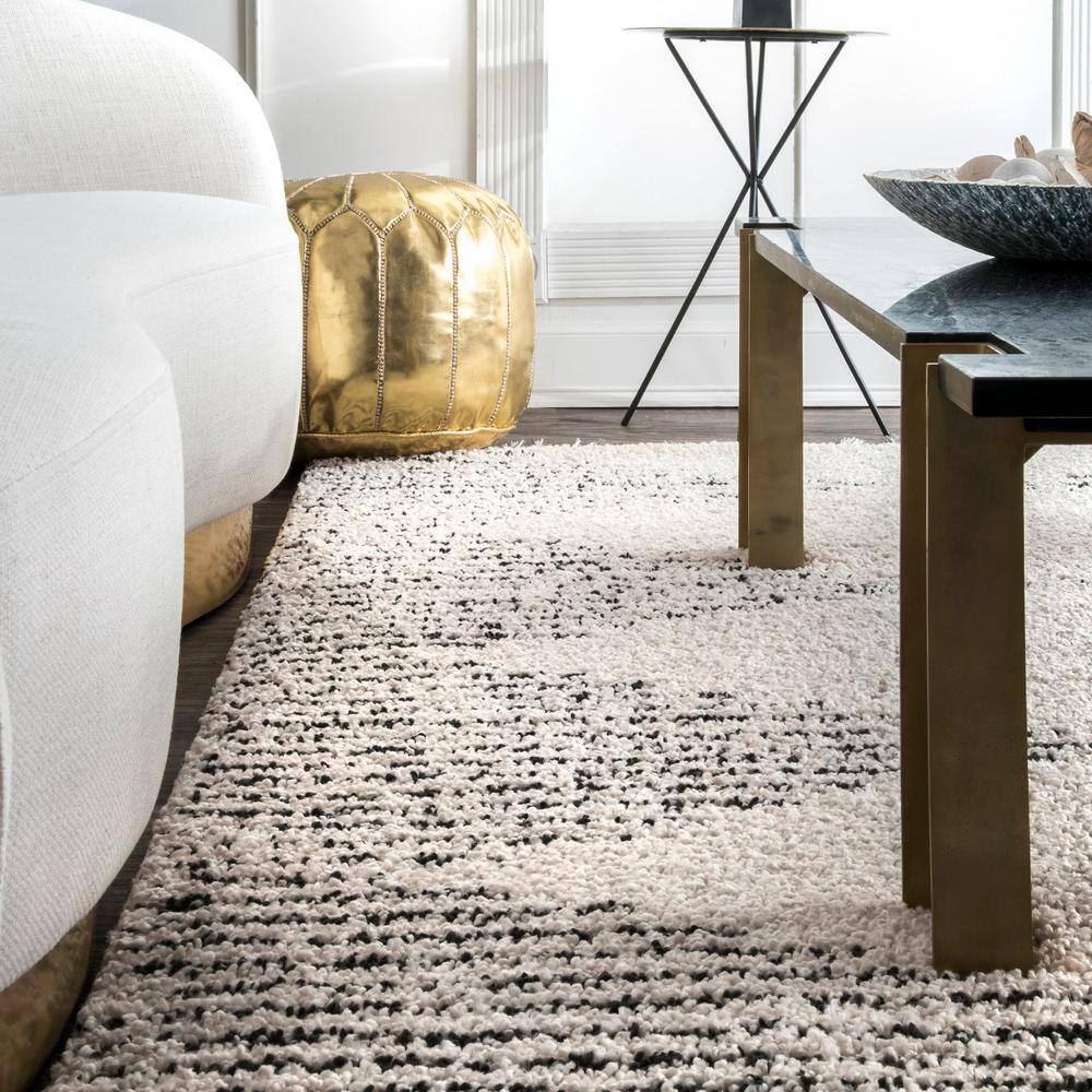 Off White Geometric Shag 4' x 6' Area Rug