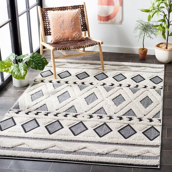 Cottage Ivory/Dark Gray 4 ft. x 6 ft. Geometric Diamonds Indoor/Outdoor Area Rug