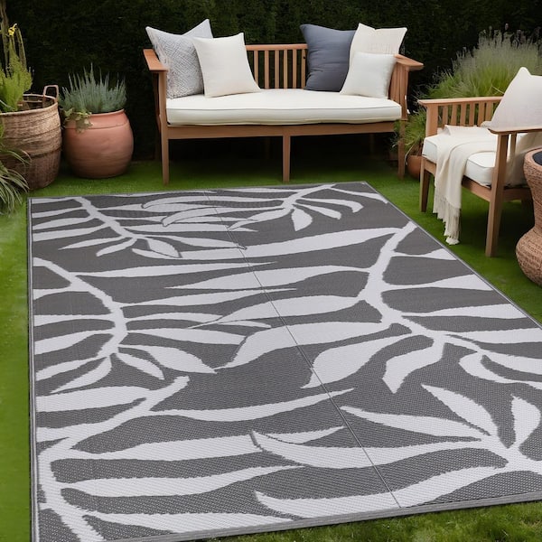 Lightweight Floral Gray/White 8 ft. x10 ft. Reversible Plastic Indoor/Outdoor Area Rug