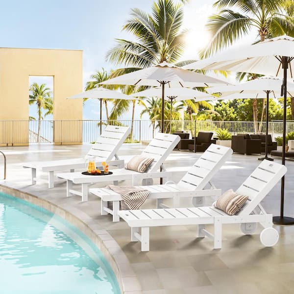 LUE BONA Heli Recycled White HDPS Patio Lounge Chair Plastic Stackable Outdoor Chaise Lounge Chair with Wheel Set of 4