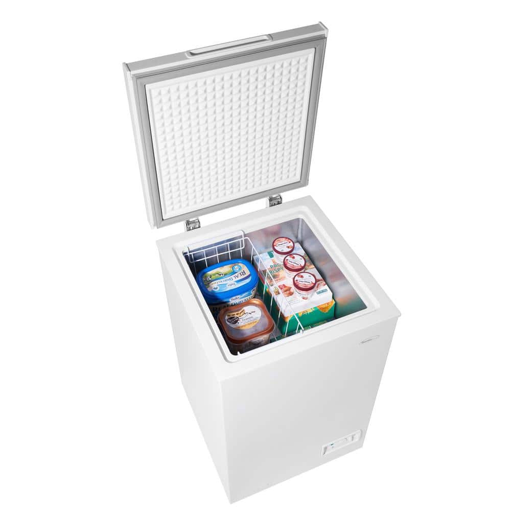 Compact White 3.5 cu ft Chest Freezer with Manual Defrost