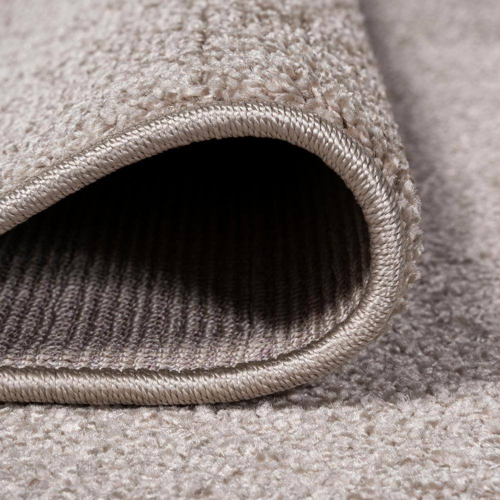 Beige Low-Pile Synthetic Reversible Area Rug, 3 x 5 ft