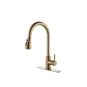 Single Handle Pull out Sprayer Kitchen Faucet in Brushed Gold