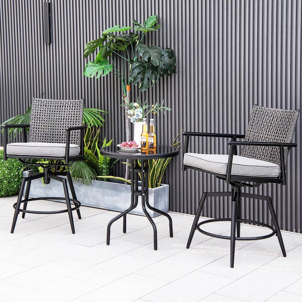 Gymax Wicker Swivel Outdoor Bar Stools Patio Counter Height Bar Chairs ...