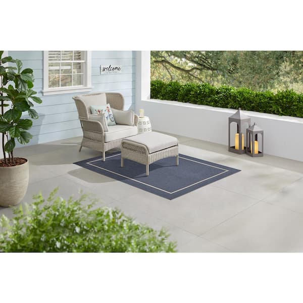 Amberview Blue 9 ft. x 12 ft. Medallion Indoor/Outdoor Area Rug