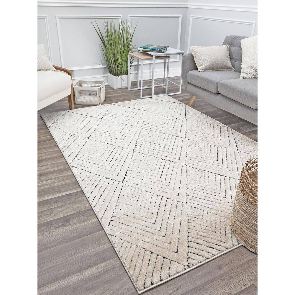 Alabaster Diamond 8'x10' Synthetic Area Rug with Stain-Resistant Finish
