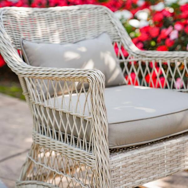 Leisure Made Pearson Antique White, White Wicker Furniture For Outdoors