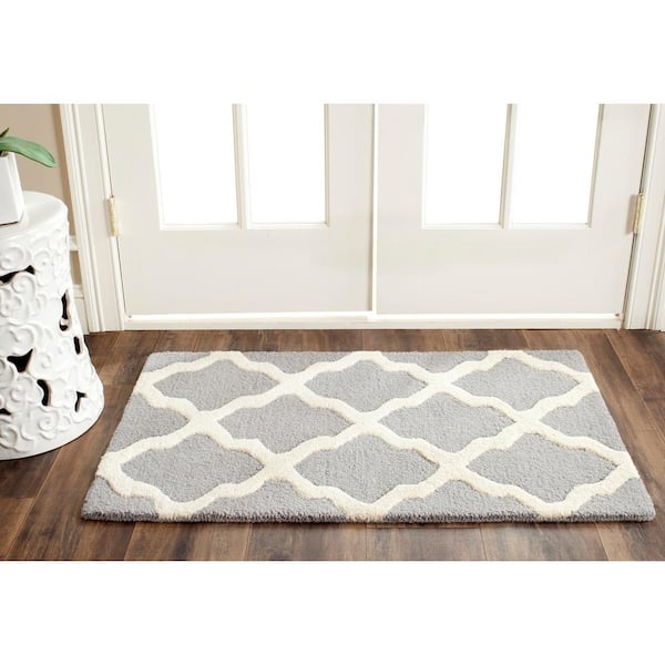 Cambridge Silver/Ivory Doormat 3 ft. x 4 ft. Geometric Trellis Area Rug