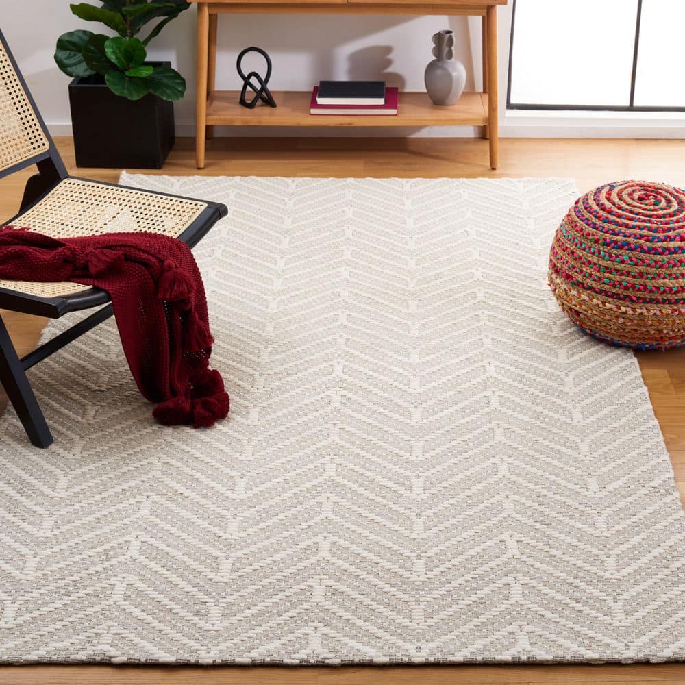 Ivory and Beige Chevron Handwoven Wool Area Rug, 8' x 10'