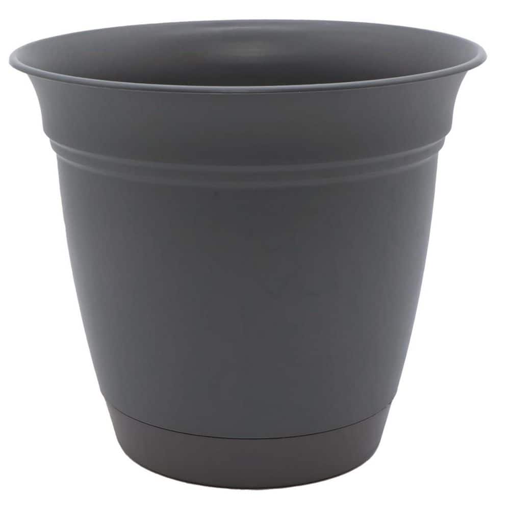 Large Warm Gray Plastic Indoor/Outdoor Planter with Saucer (8 in