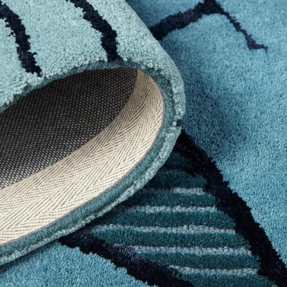 Hand-Tufted Blue Floral Wool and Viscose Area Rug, 5' x 7'